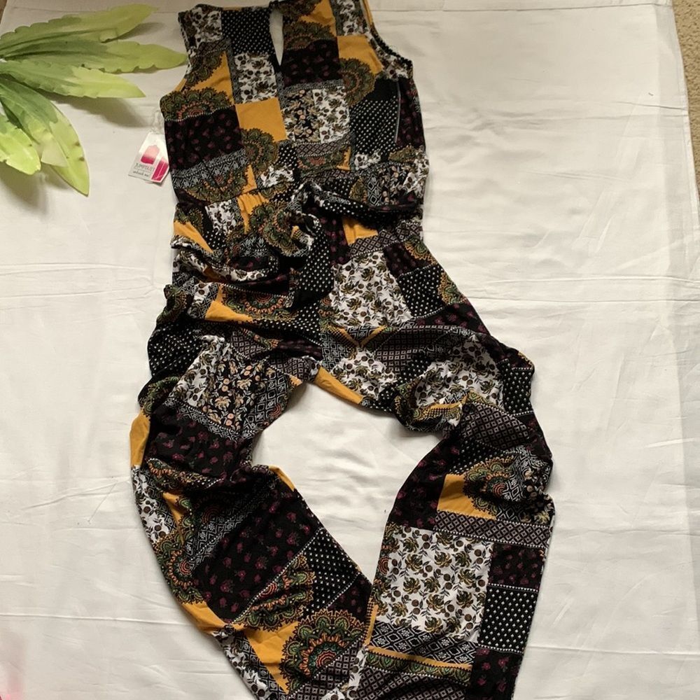 𝅺🌟nwt Bobbie Brooks Black/Multi Jumpsuit Romper⭐️ - Picture 3 of 7